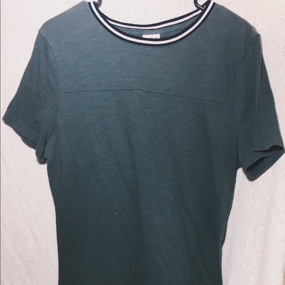 🌿 vs pink soft green tee 🌿